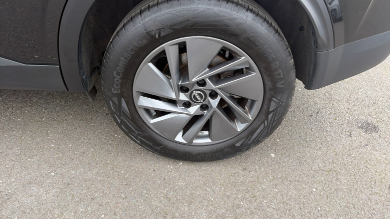 Nissan Qashqai 1.3 DiG-T MH Acenta Premium 5dr Petrol Hatchback